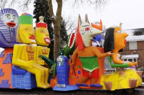 Carnavalswagen Egypte 2010 - C.V. Ut Kumt Vaneges & C.V. Witte Gij't